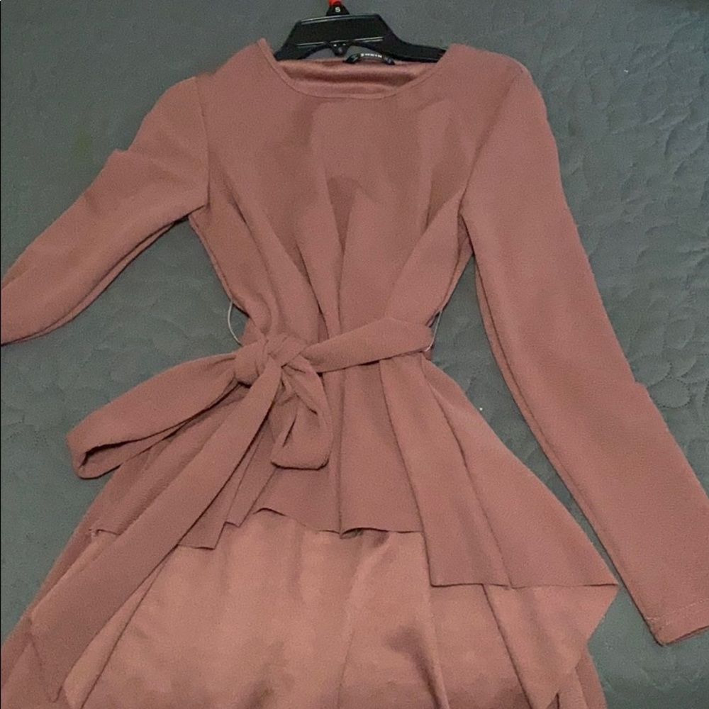 👚 mauve blouse